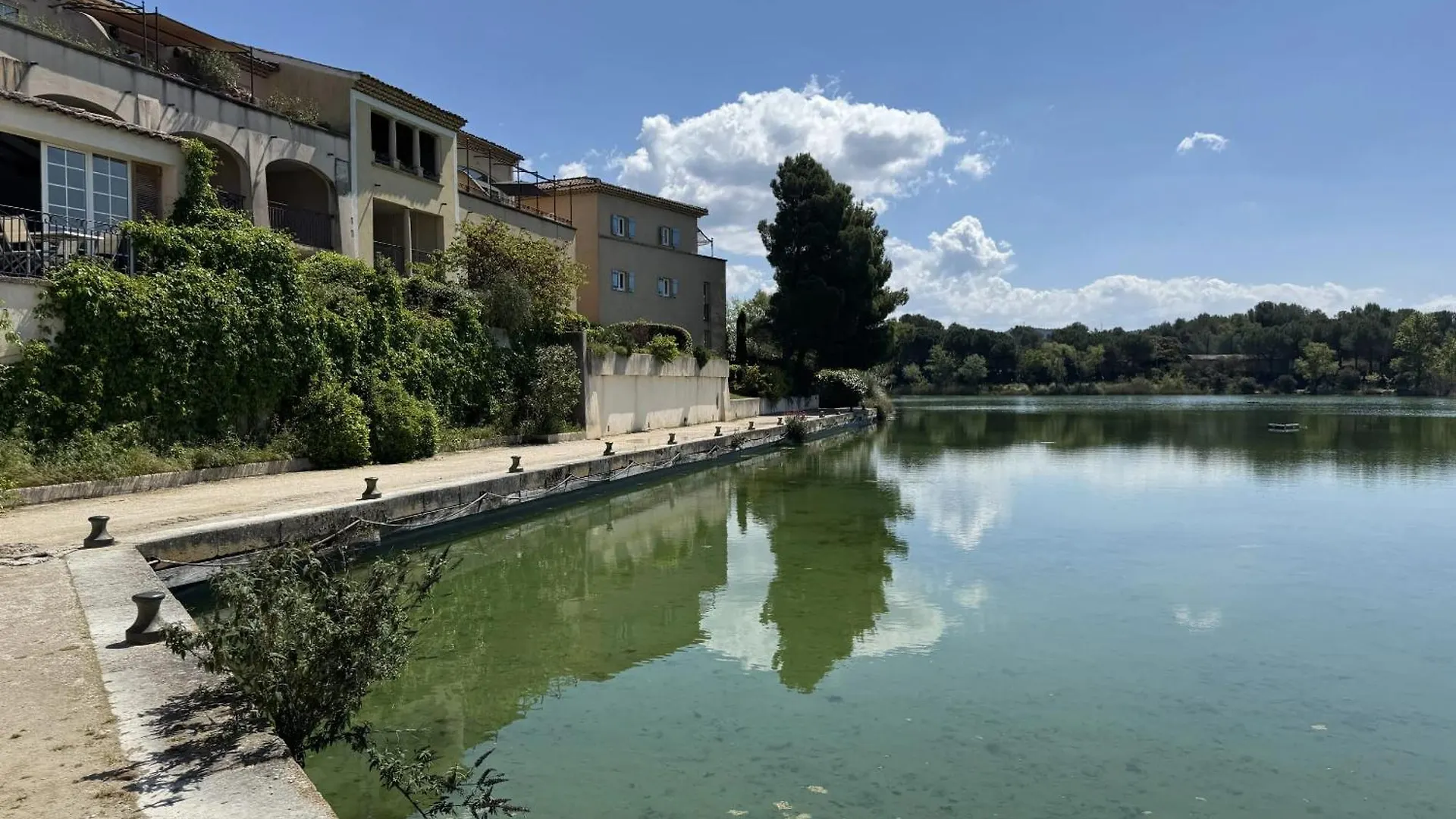 Villa Moderne Avec Piscine Privee A Mallemort